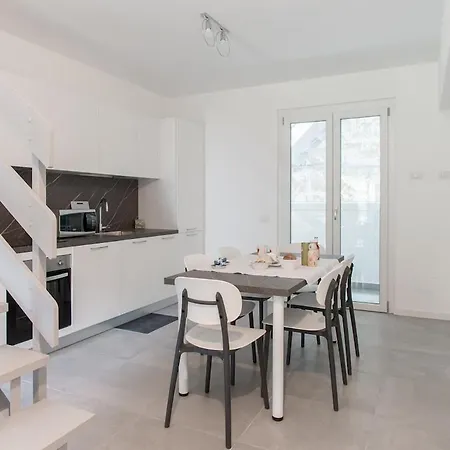 Comfortable Just A Short Walk From The Lake! * Tremezzo